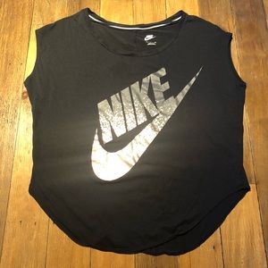 Black and gold Nike workout top women’s size small